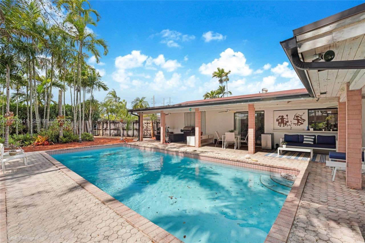 9860 SW 122nd St, Miami, FL 33176 Photo