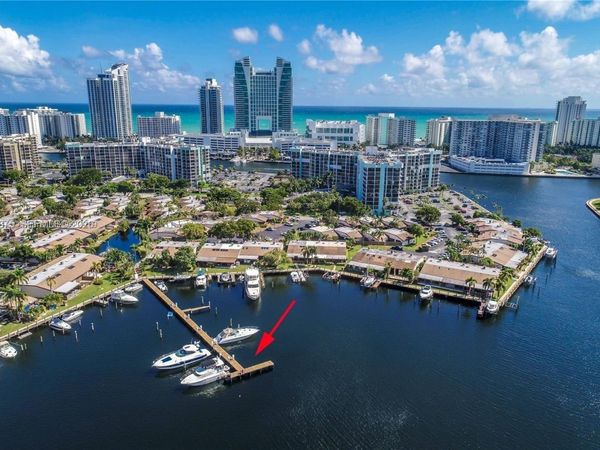 2731 S Parkview Dr , Hallandale Beach, FL 33009