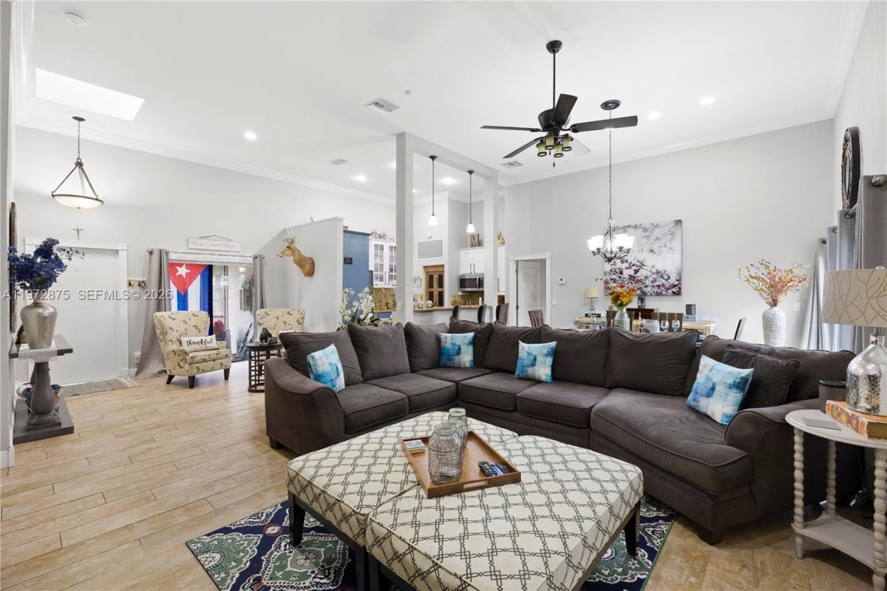 2731 S Parkview Dr , Hallandale Beach, FL 33009 Photo