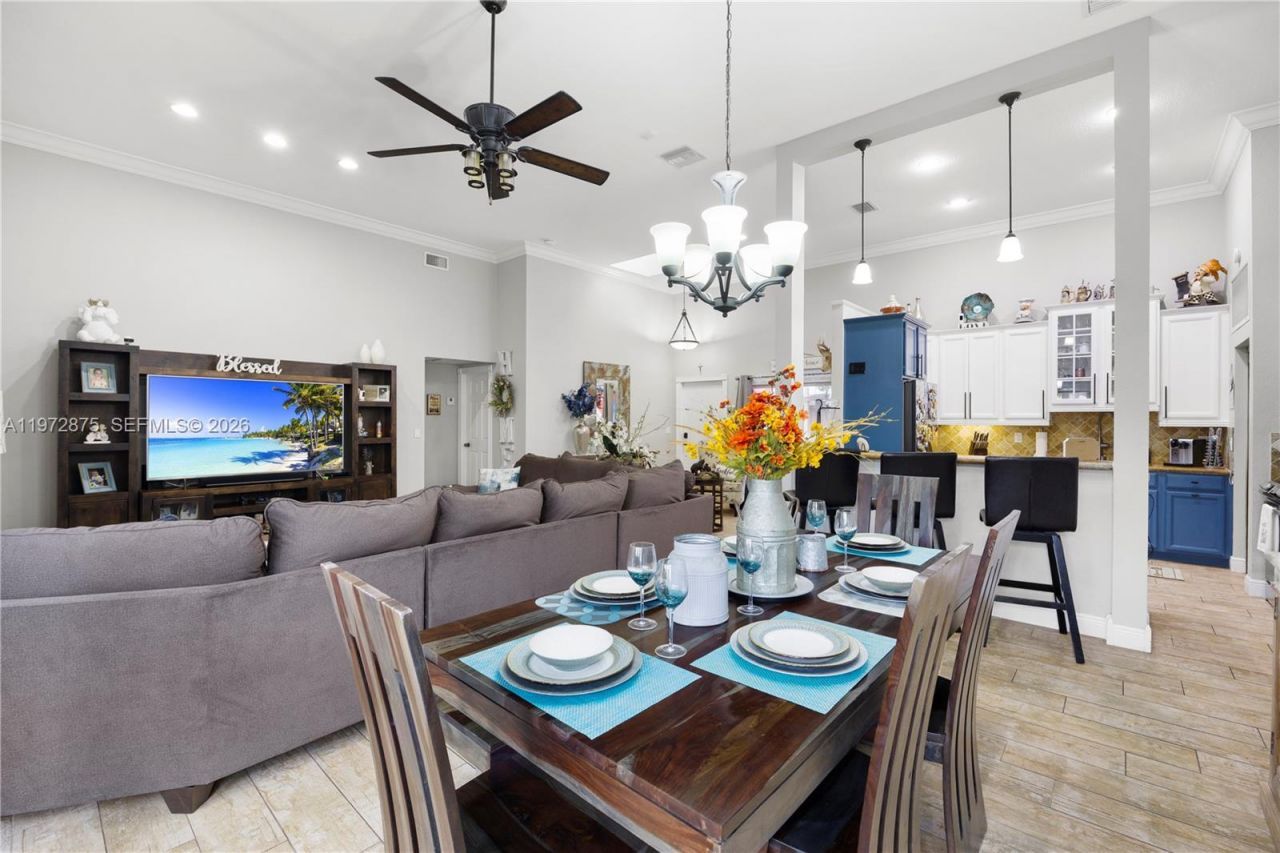 2731 S Parkview Dr , Hallandale Beach, FL 33009 Photo