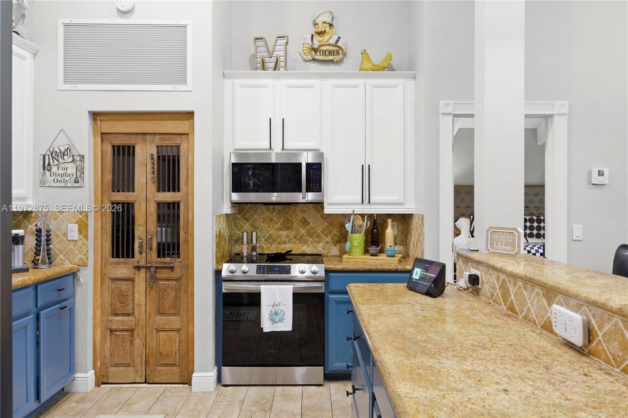 2731 S Parkview Dr , Hallandale Beach, FL 33009 Photo