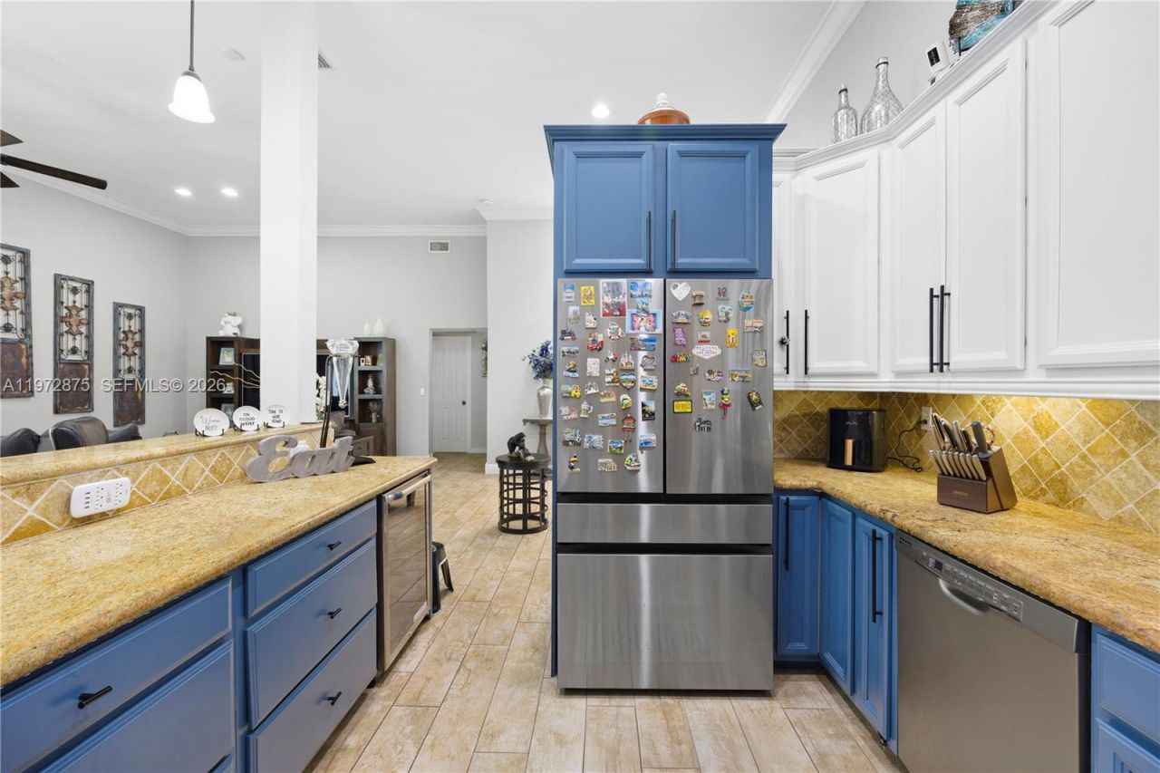 2731 S Parkview Dr , Hallandale Beach, FL 33009 Photo