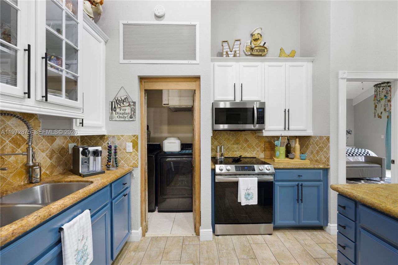 2731 S Parkview Dr , Hallandale Beach, FL 33009 Photo