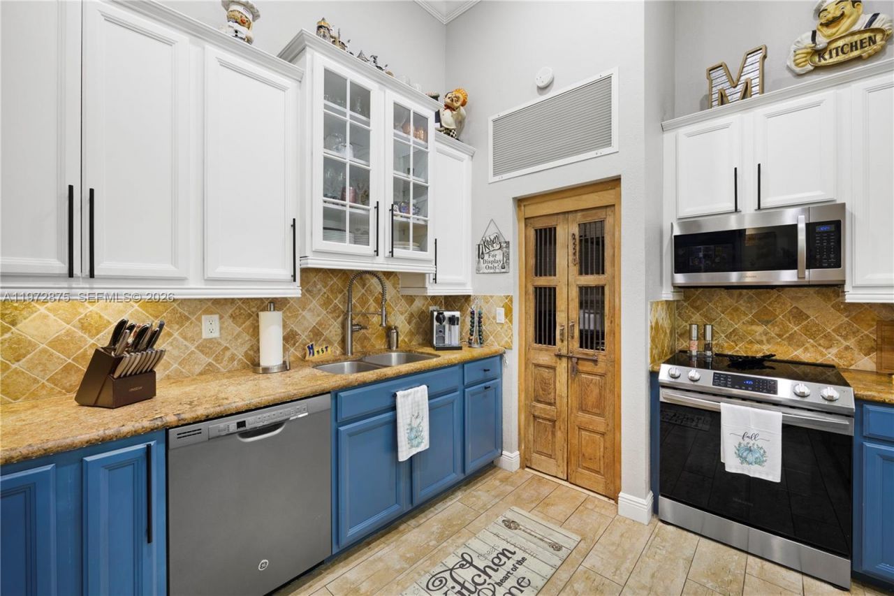 2731 S Parkview Dr , Hallandale Beach, FL 33009 Photo