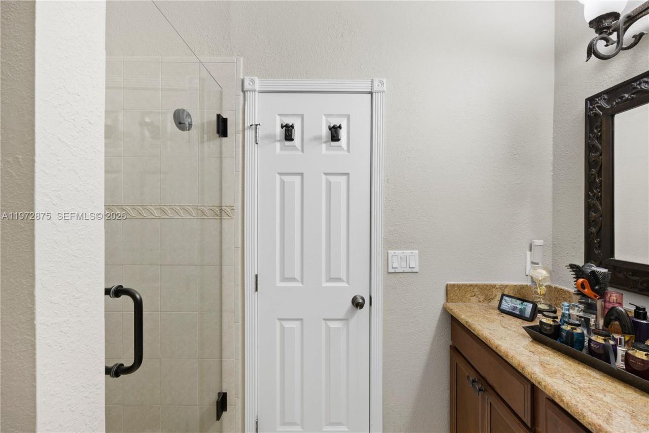 2731 S Parkview Dr , Hallandale Beach, FL 33009 Photo