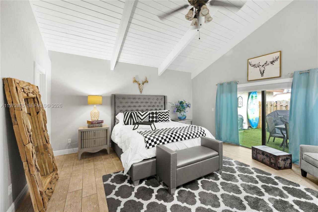 2731 S Parkview Dr , Hallandale Beach, FL 33009 Photo