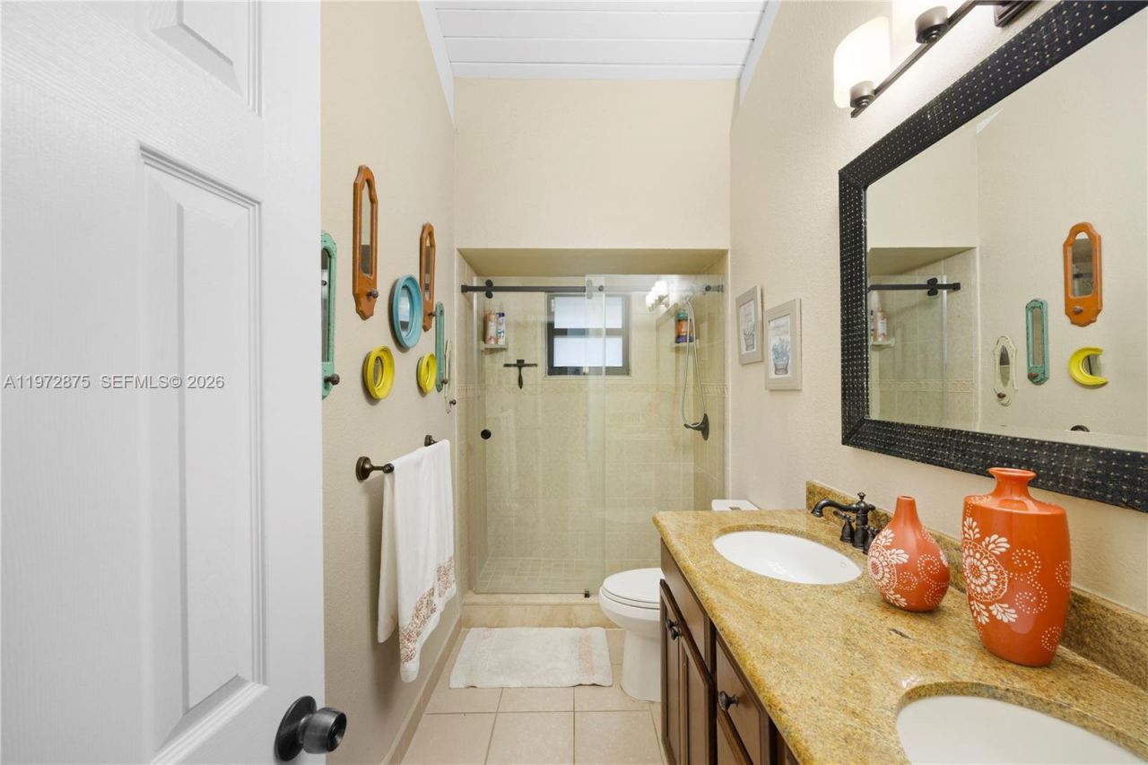 2731 S Parkview Dr , Hallandale Beach, FL 33009 Photo