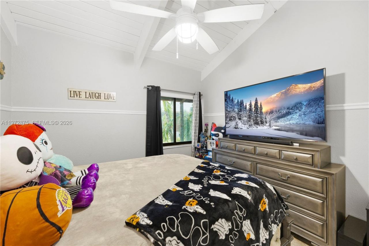 2731 S Parkview Dr , Hallandale Beach, FL 33009 Photo