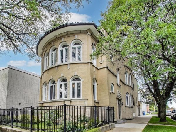 2700 W CARMEN Avenue, Chicago, IL 60625