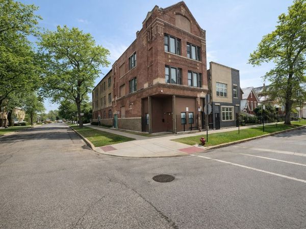 2258 S Sacramento Avenue , Chicago, IL 60623