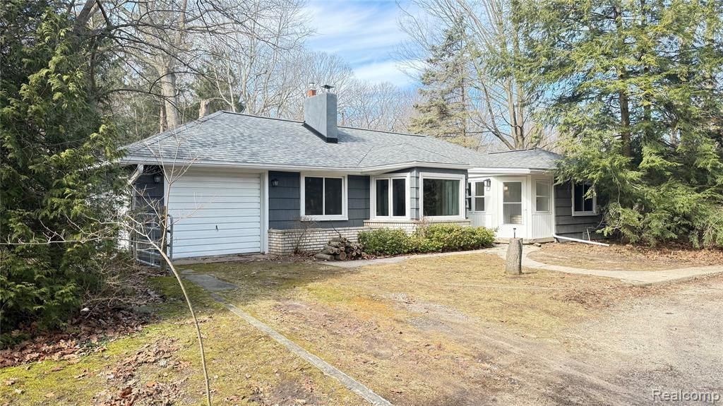 5081 24th Avenue, Fort Gratiot Township, MI 48059 Main Photo