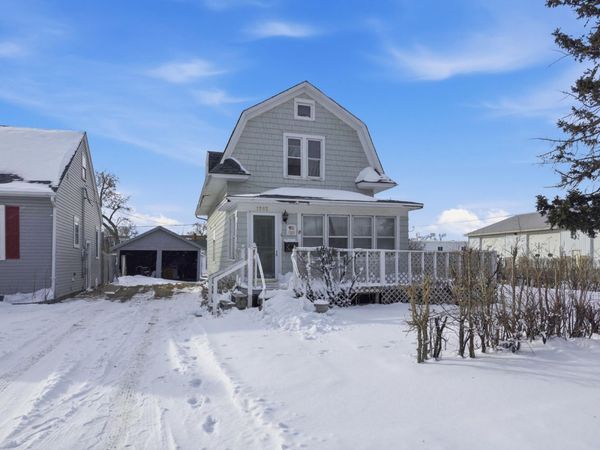 1202 S 1st Street, Aberdeen, SD 57401