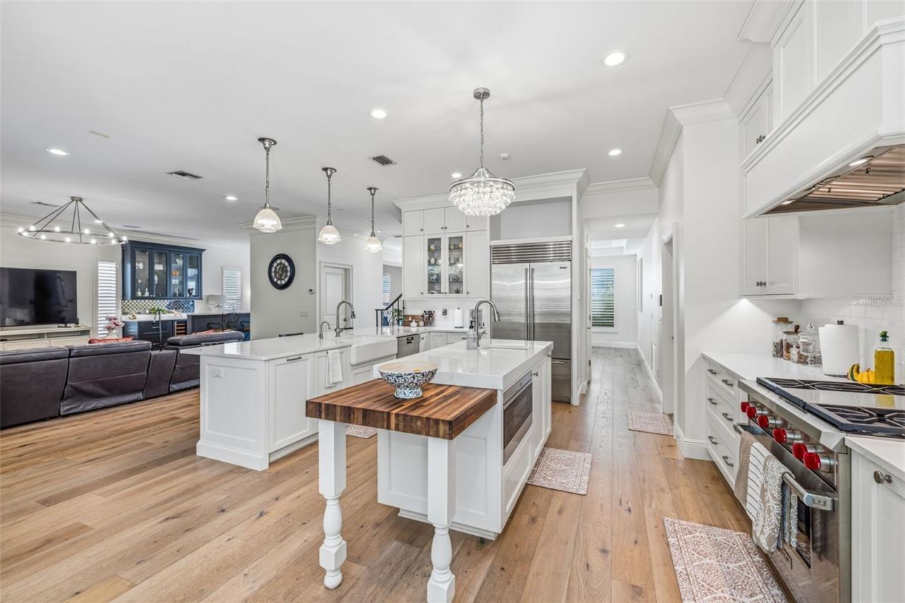 2909 W Bay Vista Avenue, Tampa, FL 33611 Photo