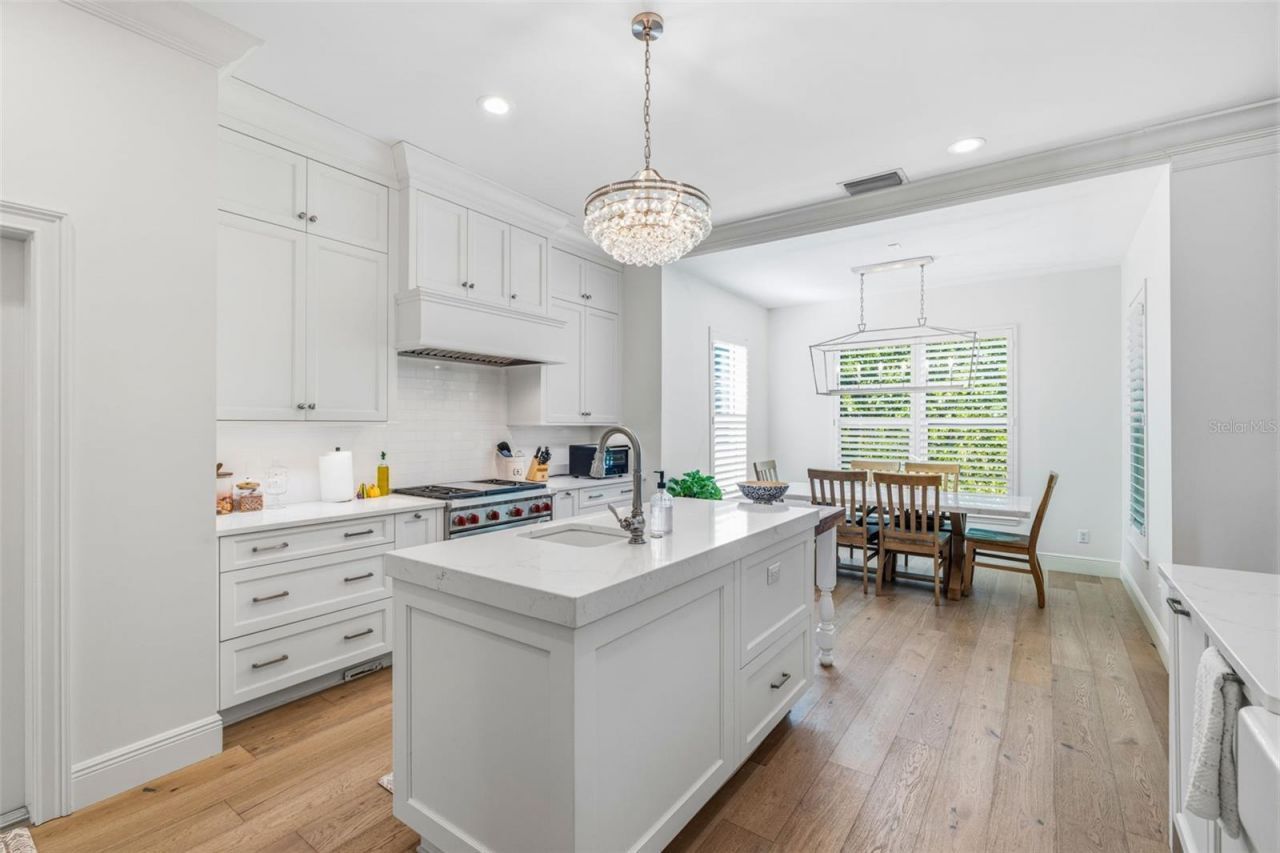 2909 W Bay Vista Avenue, Tampa, FL 33611 Photo