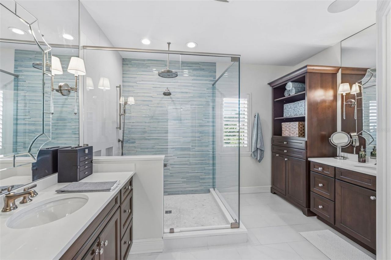 2909 W Bay Vista Avenue, Tampa, FL 33611 Photo