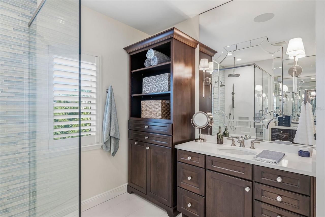 2909 W Bay Vista Avenue, Tampa, FL 33611 Photo