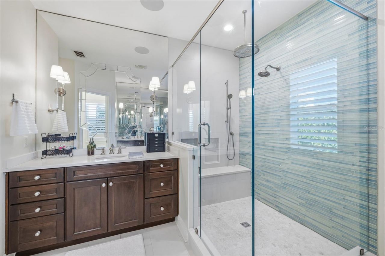 2909 W Bay Vista Avenue, Tampa, FL 33611 Photo