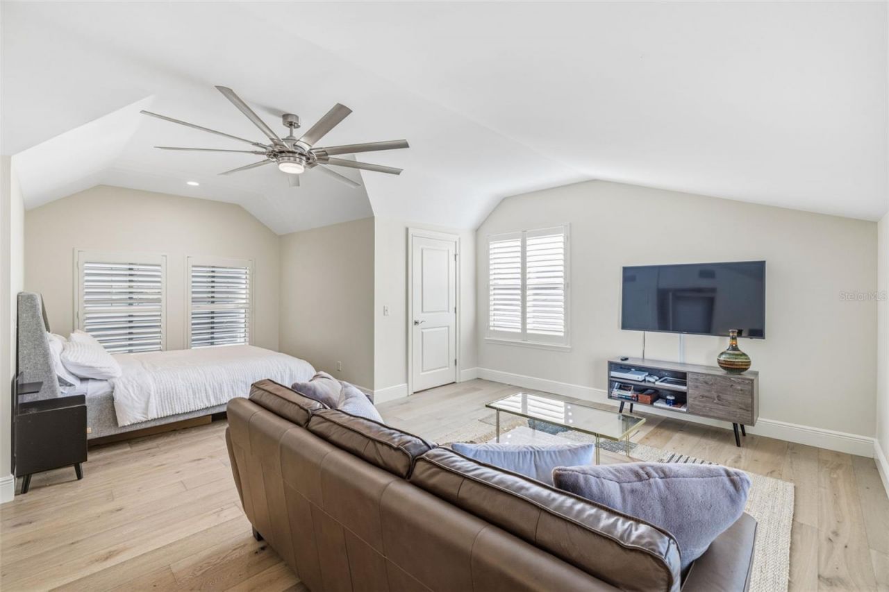 2909 W Bay Vista Avenue, Tampa, FL 33611 Photo