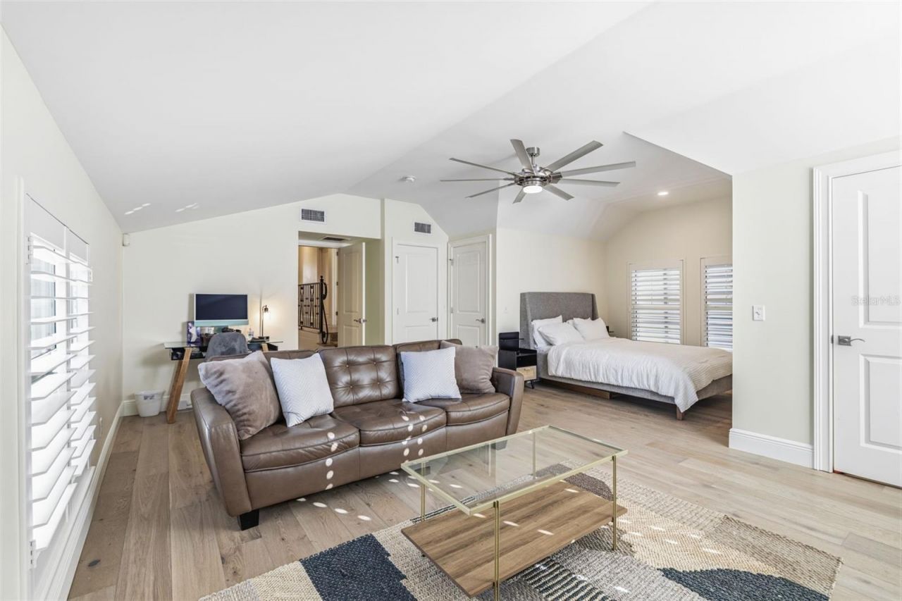 2909 W Bay Vista Avenue, Tampa, FL 33611 Photo