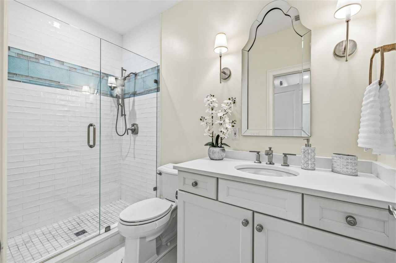 2909 W Bay Vista Avenue, Tampa, FL 33611 Photo