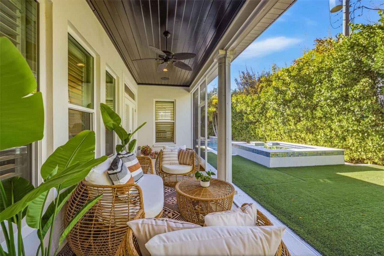 2909 W Bay Vista Avenue, Tampa, FL 33611 Photo