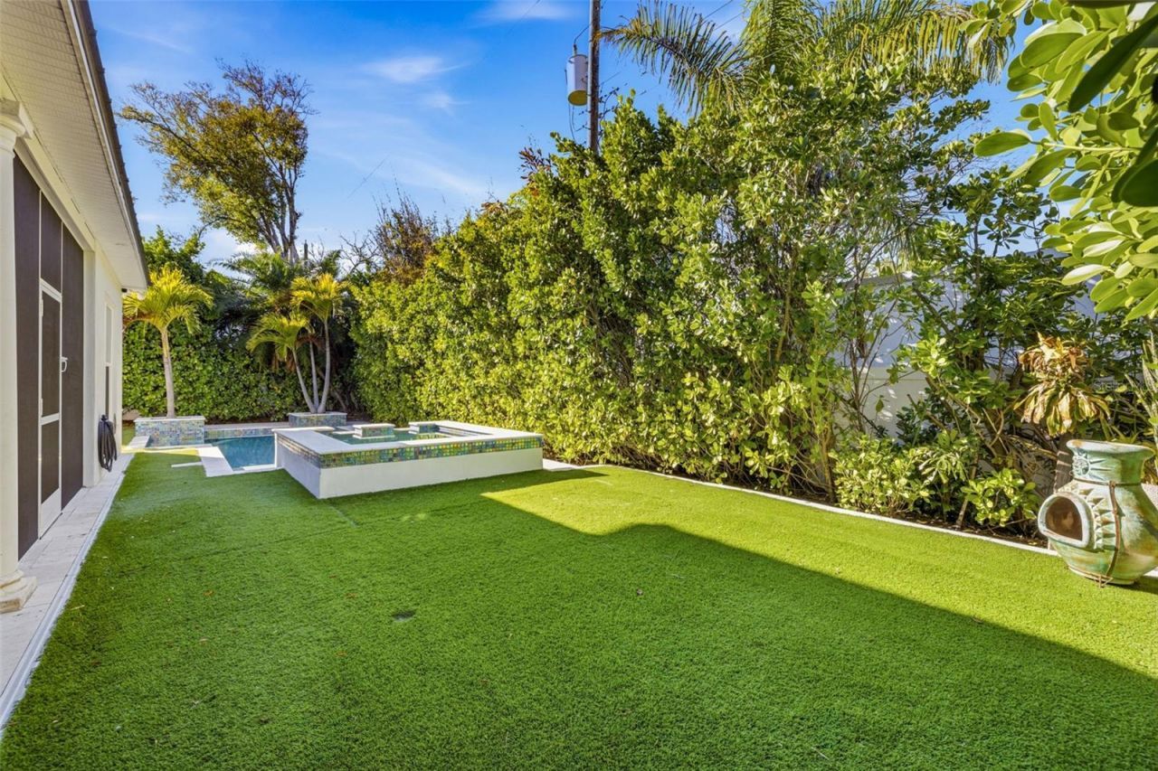 2909 W Bay Vista Avenue, Tampa, FL 33611 Photo