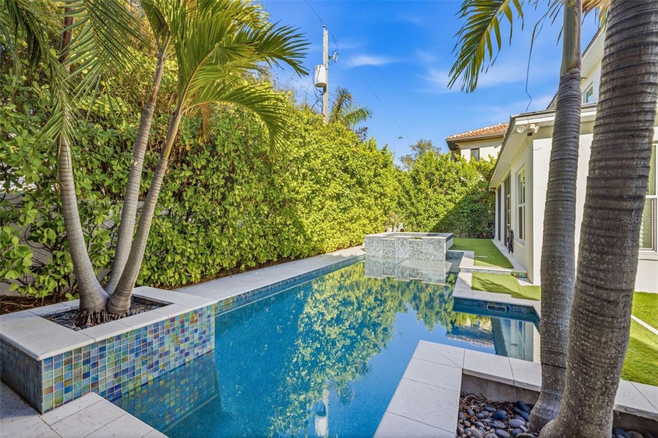 2909 W Bay Vista Avenue, Tampa, FL 33611 Photo