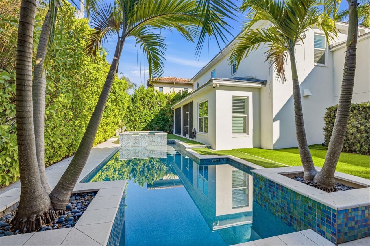 2909 W Bay Vista Avenue, Tampa, FL 33611 Photo