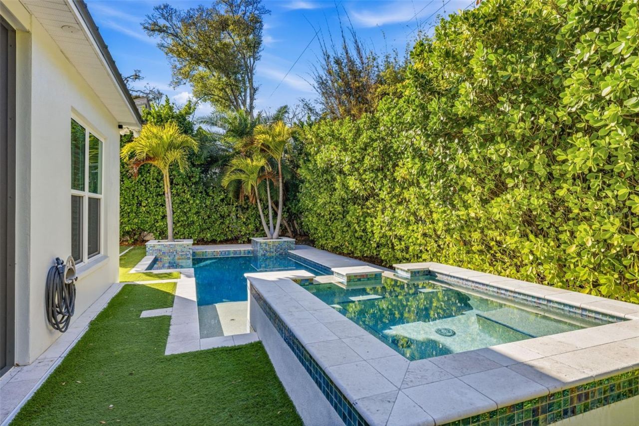 2909 W Bay Vista Avenue, Tampa, FL 33611 Photo