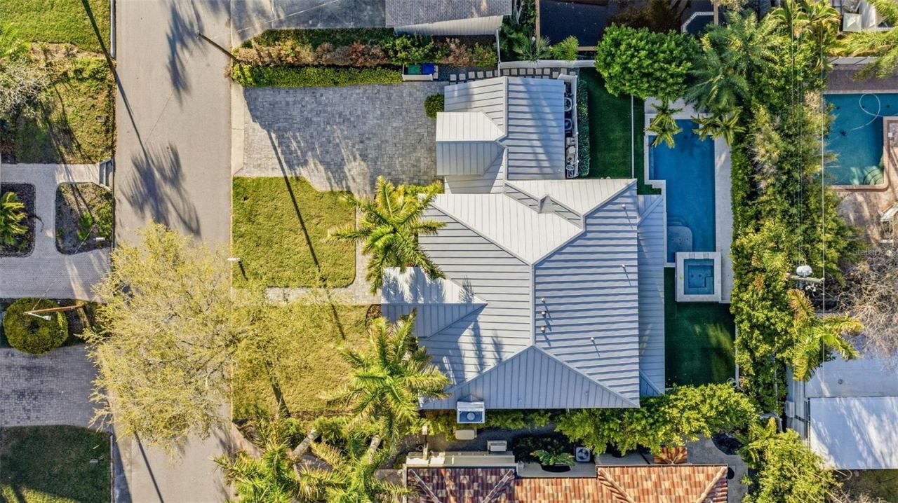 2909 W Bay Vista Avenue, Tampa, FL 33611 Photo