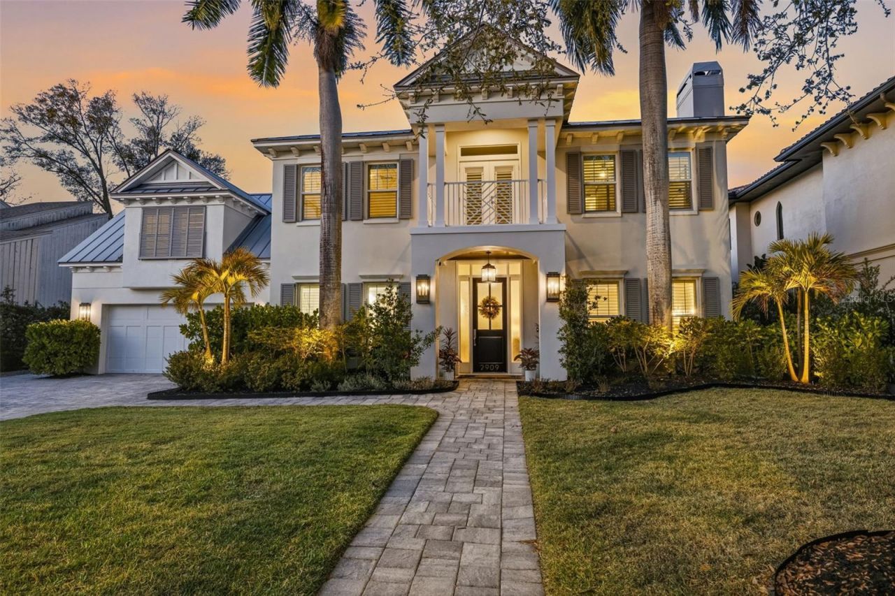 2909 W Bay Vista Avenue, Tampa, FL 33611 Photo