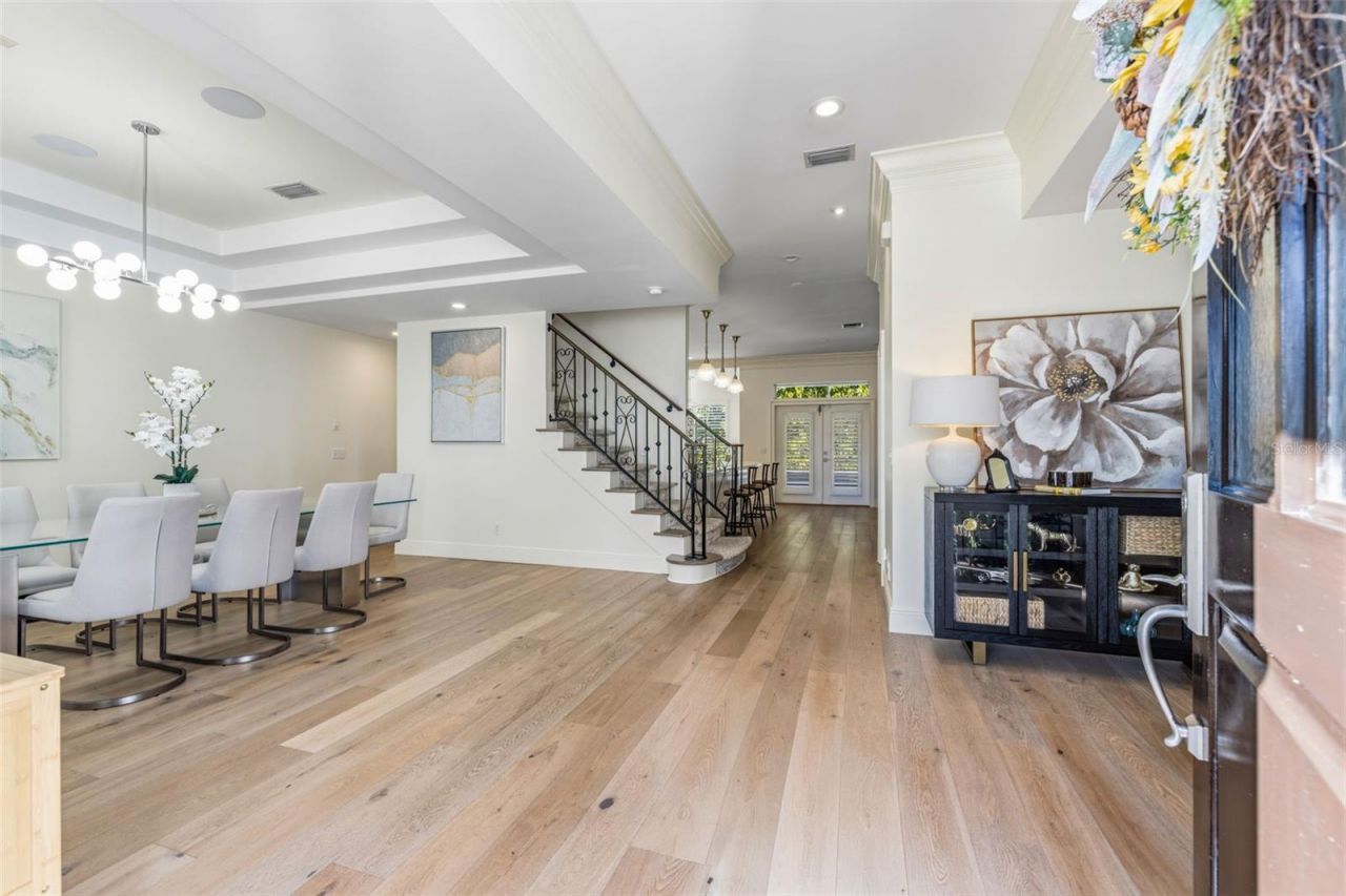 2909 W Bay Vista Avenue, Tampa, FL 33611 Photo