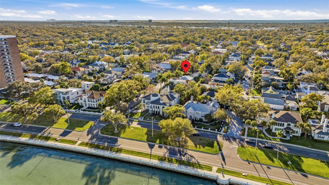 2909 W Bay Vista Avenue, Tampa, FL 33611 Photo