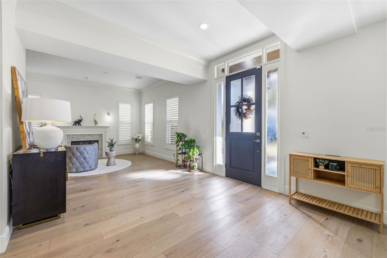 2909 W Bay Vista Avenue, Tampa, FL 33611 Photo