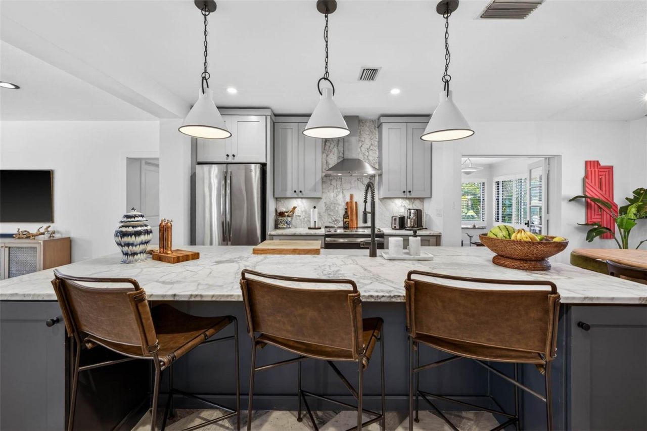 410 35th Avenue Ne, Saint Petersburg, FL 33704 Photo