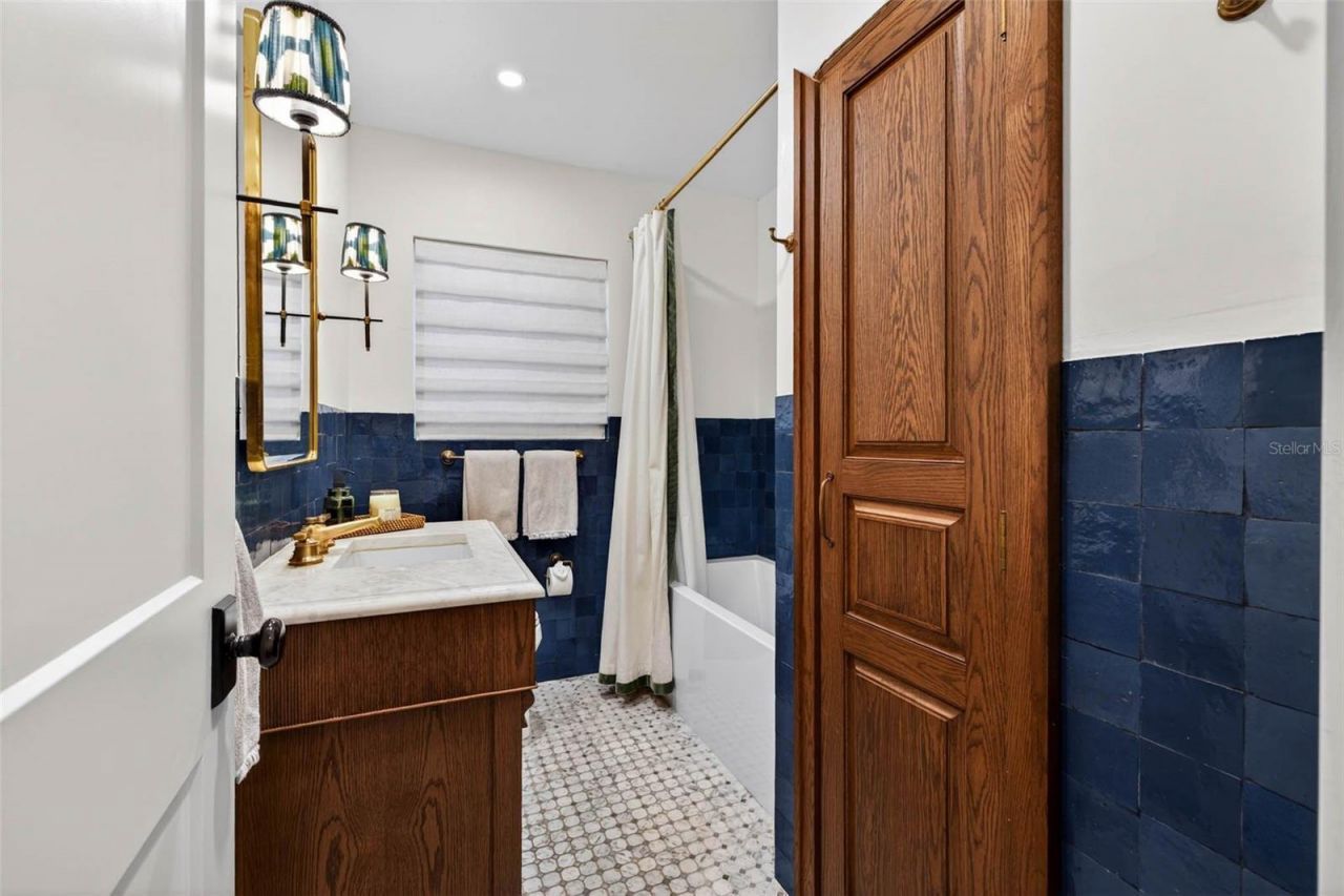 410 35th Avenue Ne, Saint Petersburg, FL 33704 Photo