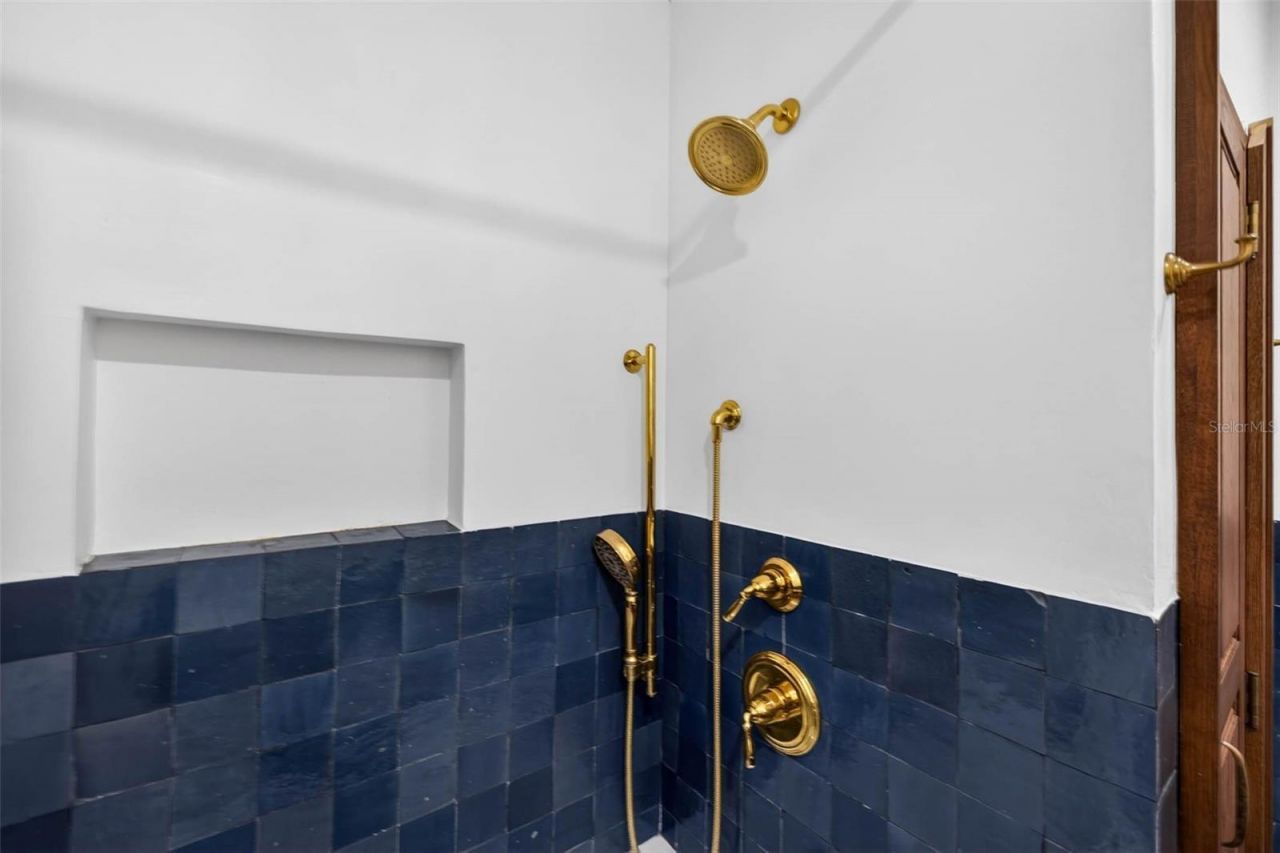 410 35th Avenue Ne, Saint Petersburg, FL 33704 Photo