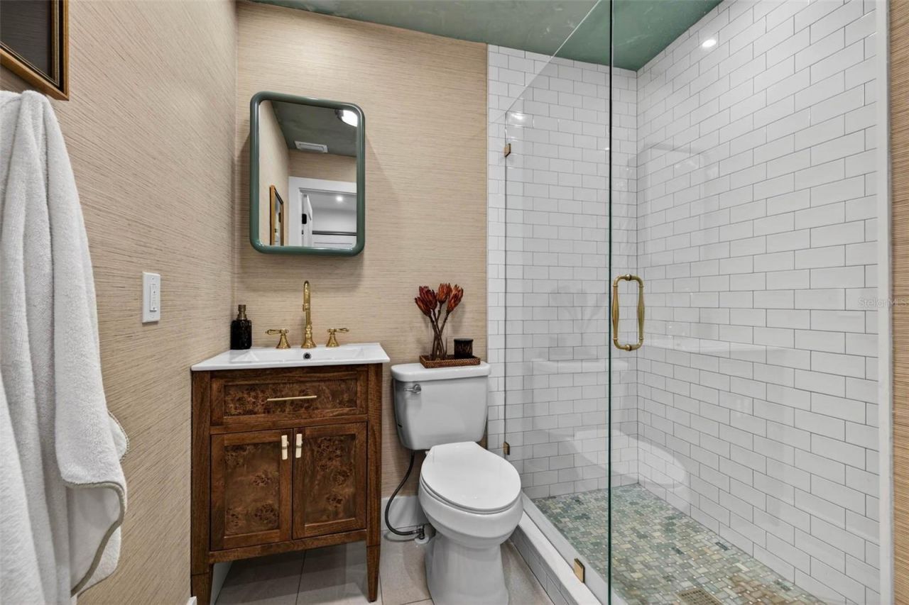 410 35th Avenue Ne, Saint Petersburg, FL 33704 Photo