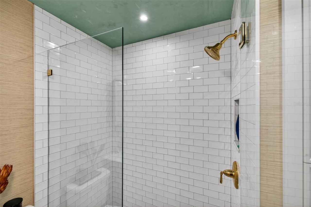 410 35th Avenue Ne, Saint Petersburg, FL 33704 Photo