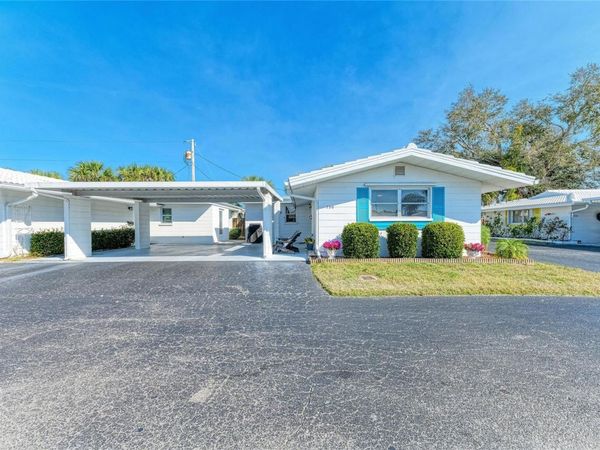 730 CARIBBEAN CIRCLE, Unit 26, VENICE, FL 34293