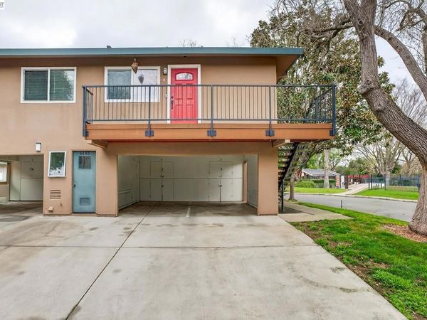 8185 Arroyo Dr, Unit 4, Pleasanton, CA 94588