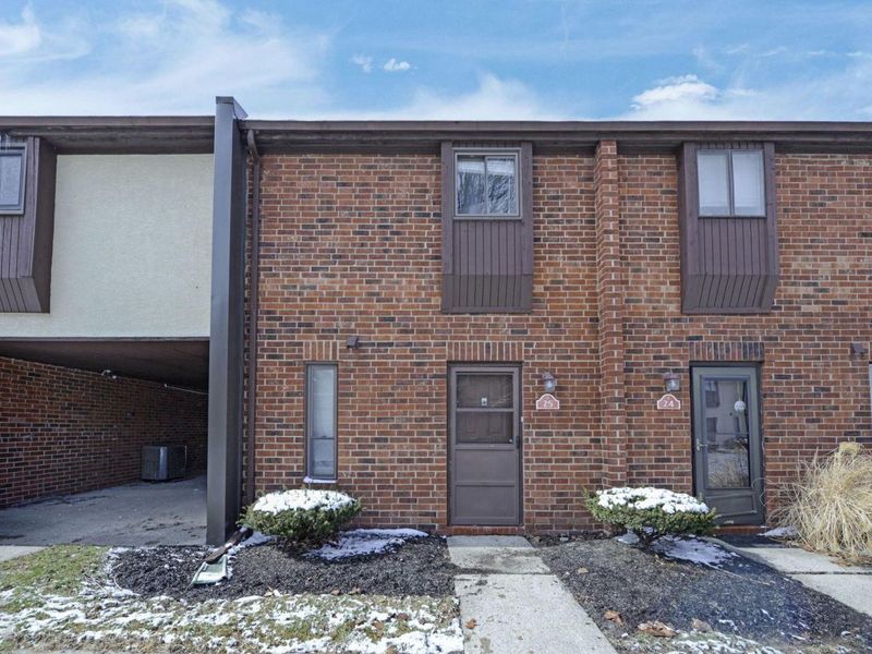 25 King Arthur Court, Westerville, OH 43081 Photo 1