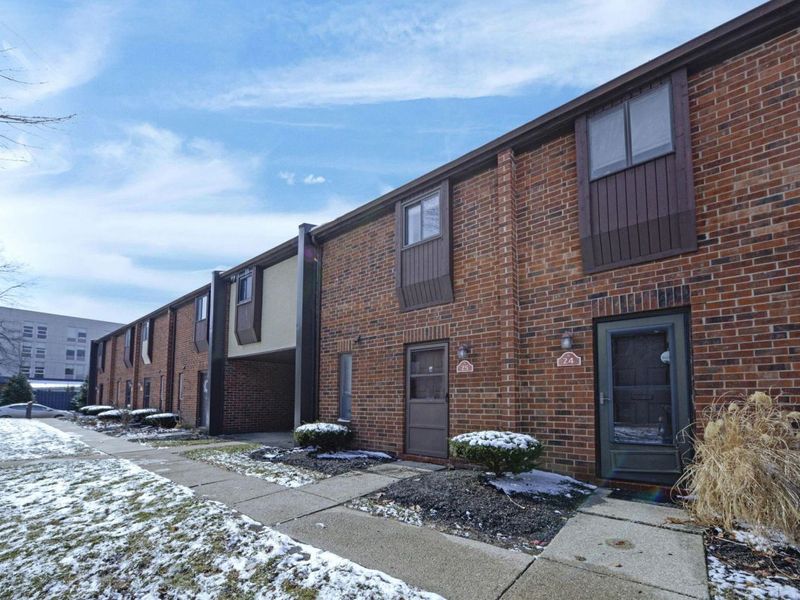 25 King Arthur Court, Westerville, OH 43081 Photo 2