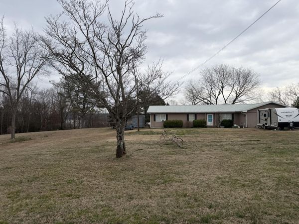2863 New Lake Road, Spring City, TN 37381