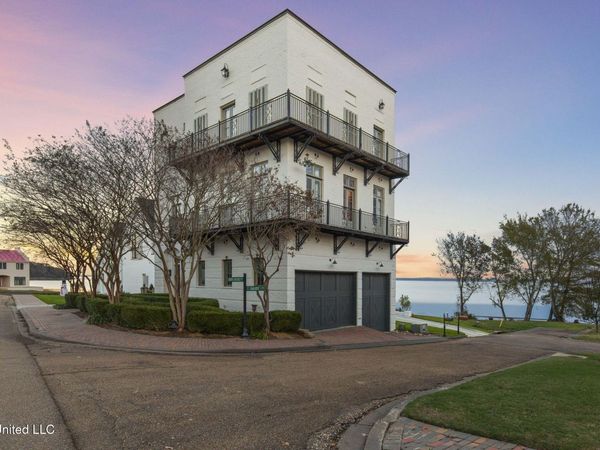 104 Galvez Street, Madison, MS 39110