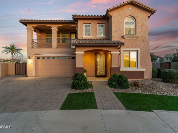 2167 S OSBORN Lane, Gilbert, AZ 85295