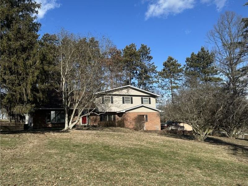 2695 Ash Meadows Boulevard, Zanesville, OH 43701 Photo 3