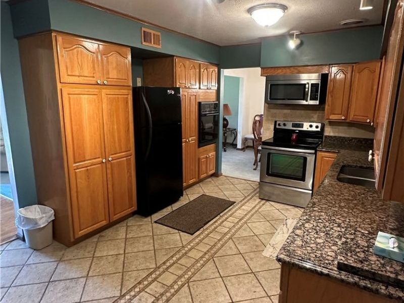 2695 Ash Meadows Boulevard, Zanesville, OH 43701 Photo 8