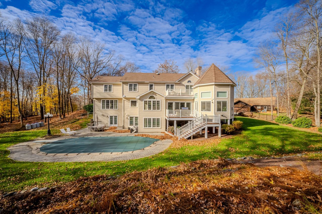 723 Laurie, Orange, CT 06477 Main Photo