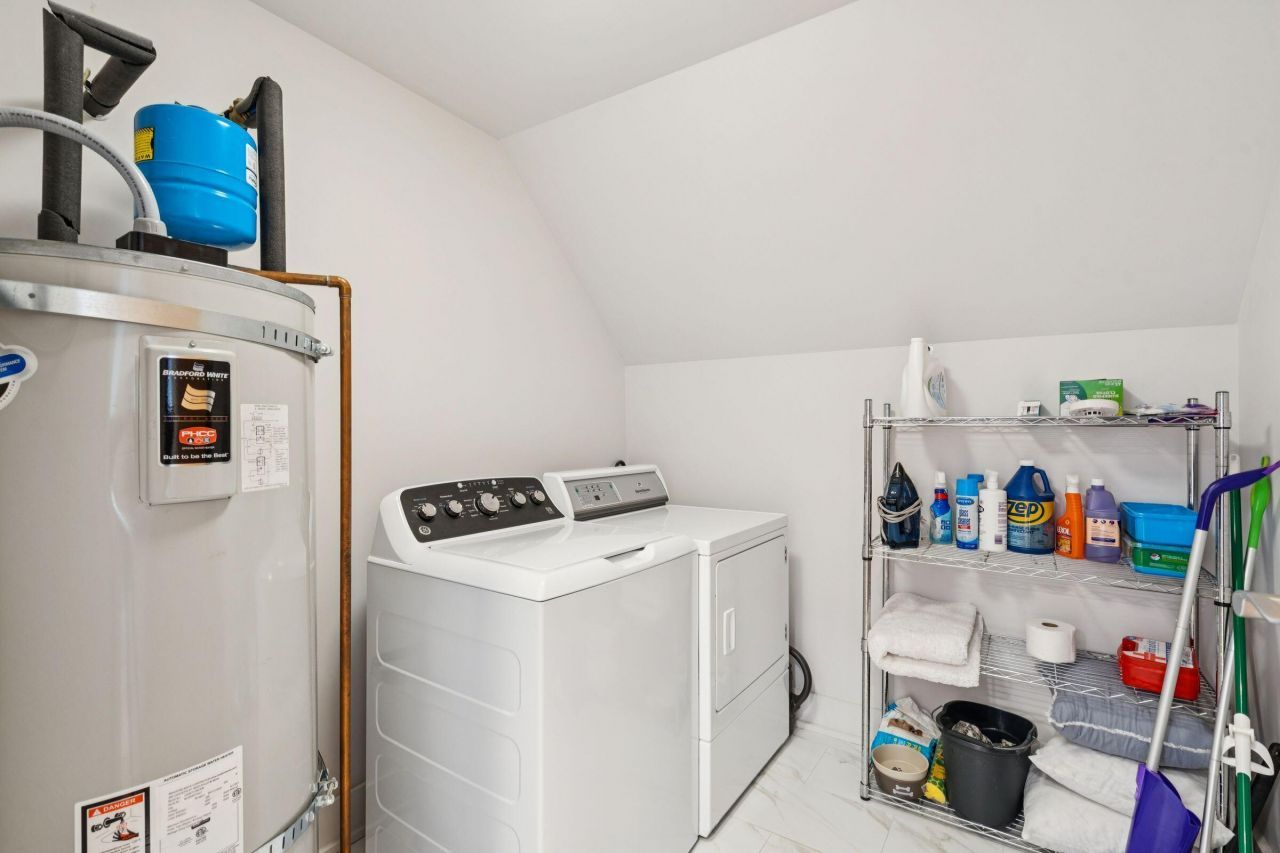 241 East Bay Street Photo 109